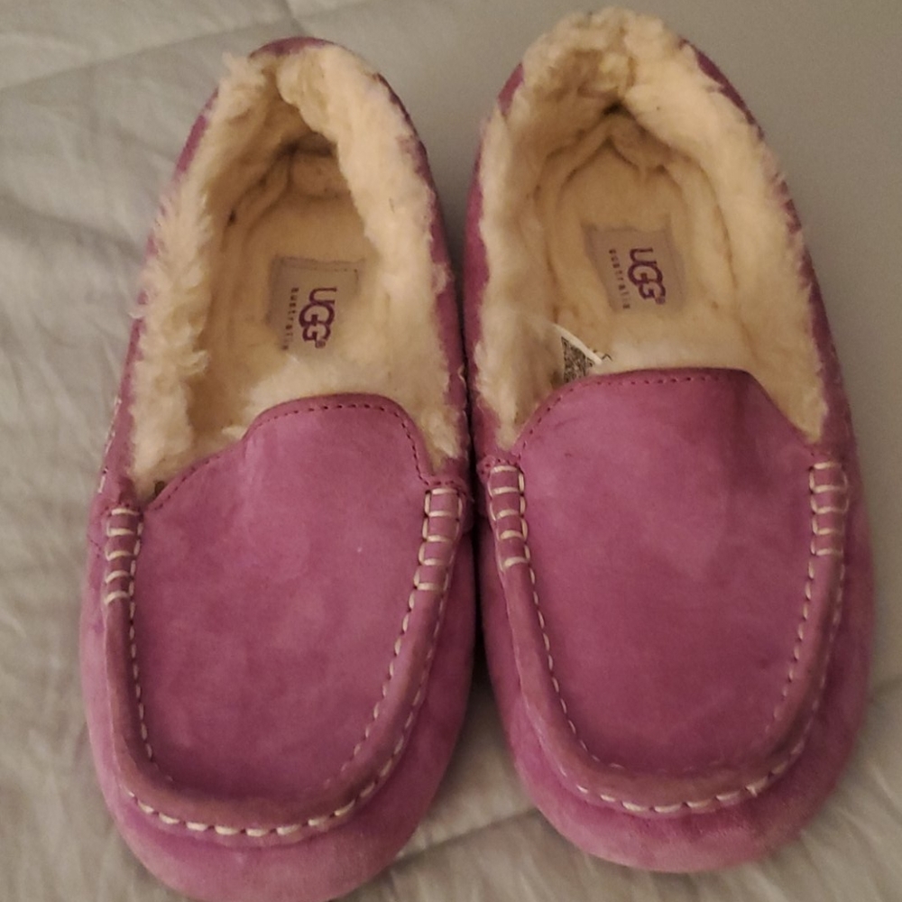 Uggs slippers
